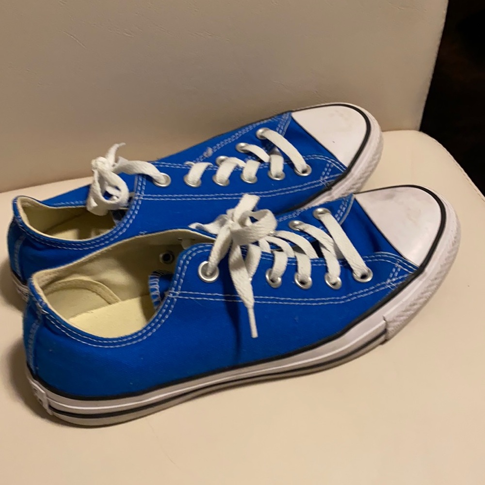 Royal blue converse